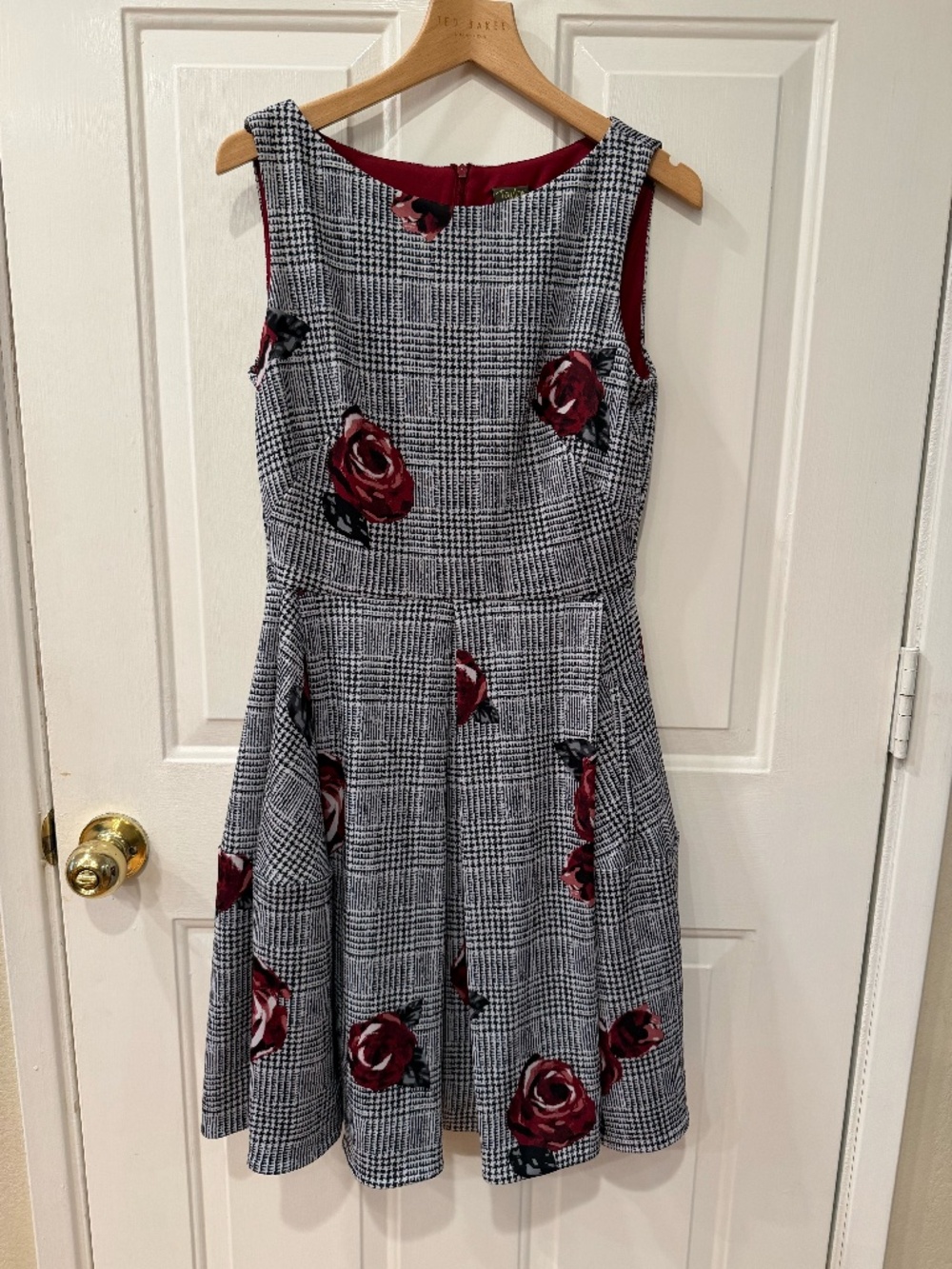 Women's stretchy black/white/burgundy dress size 2